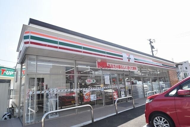 コンビニ　セブンイレブン　広島大原駅前店（コンビニ）まで598m