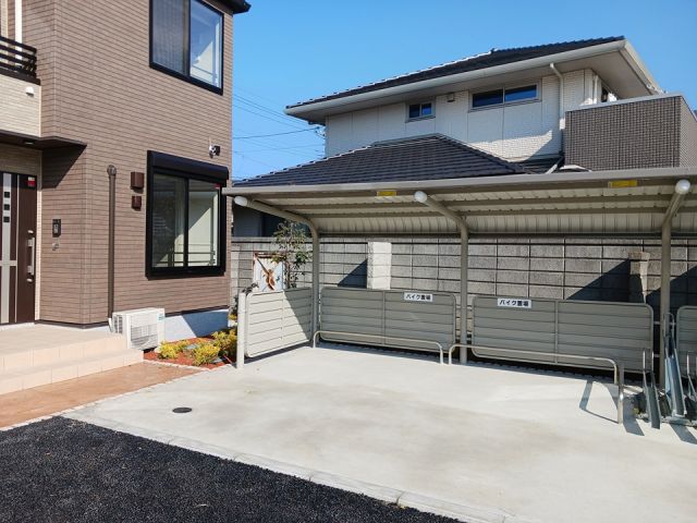 【さいたま市見沼区深作のアパートのエントランス】