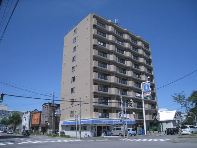 函館市宝来町のマンションの建物外観