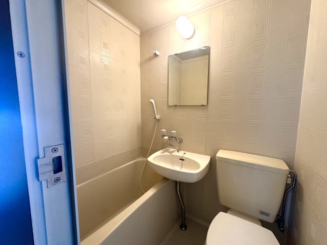 バス・シャワールーム　シンプルで機能的なユニットバスです！