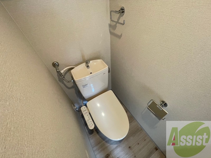 トイレ　シャワートイレになっているので快適です！