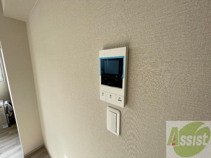 セキュリティ　モニタ付インターホンです。セキュリティ面も安心ですね！
