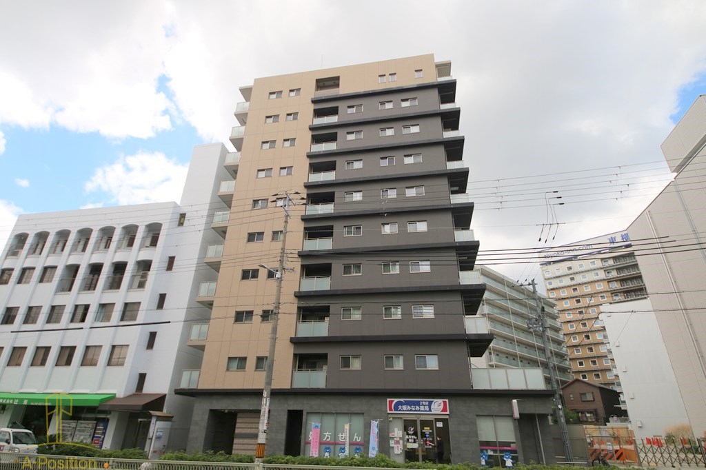 大阪市北区浮田のマンションの建物外観