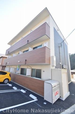 広島市佐伯区五日市町大字石内のアパートの建物外観