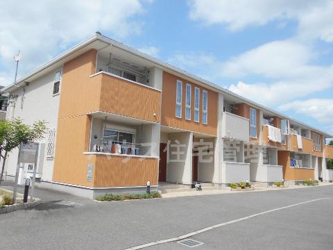 三島郡島本町桜井台のアパートの建物外観