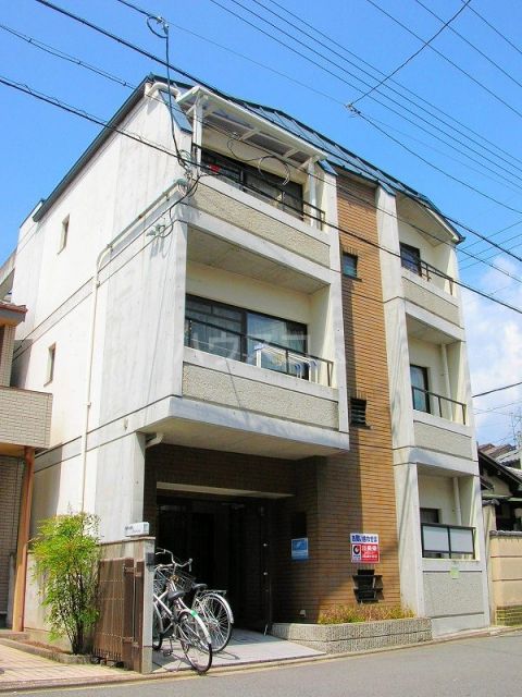 京都市北区衣笠高橋町のマンションの建物外観