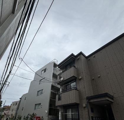 【川崎市中原区今井上町のマンションのバルコニー】