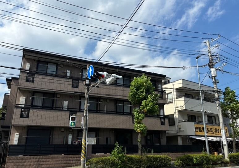 【川崎市中原区今井上町のマンションの建物外観】