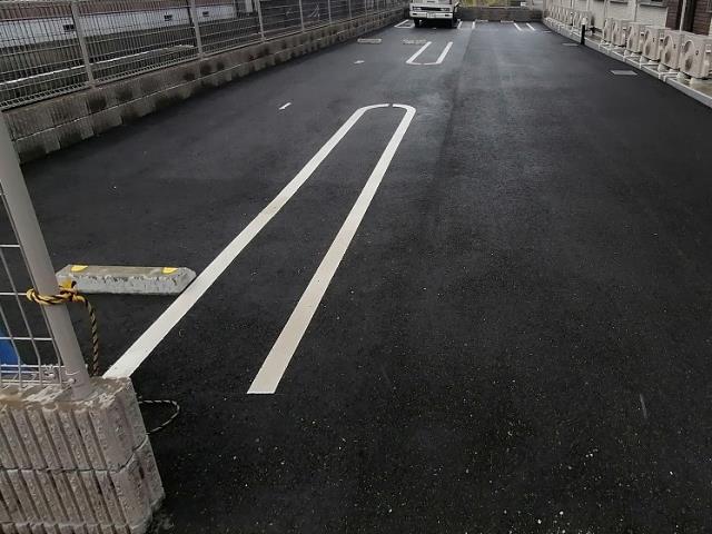 駐車場　エントランス