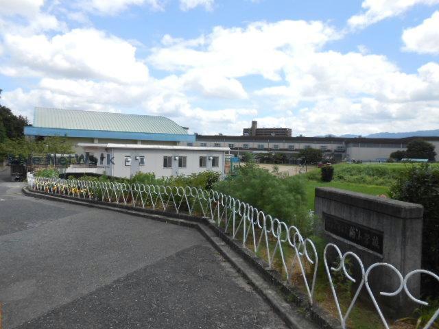 小学校　河内長野市立楠小学校（小学校）まで331m