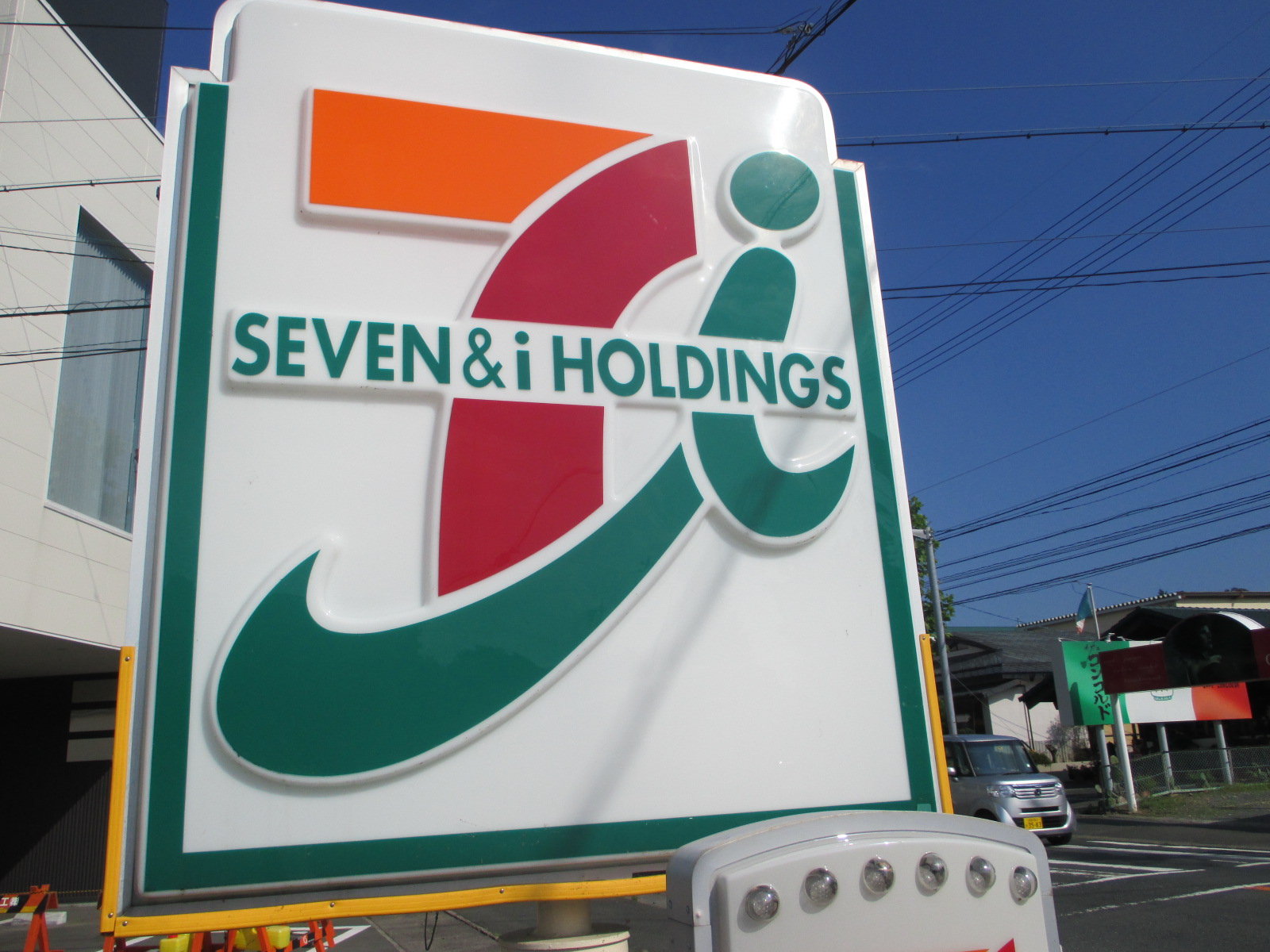 コンビニ　セブンイレブン鴨江3丁目店（コンビニ）まで391m