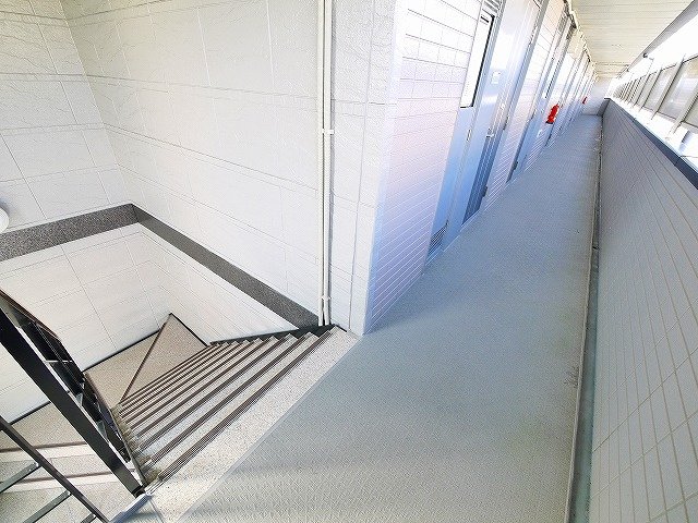 エントランス　建物の内部です