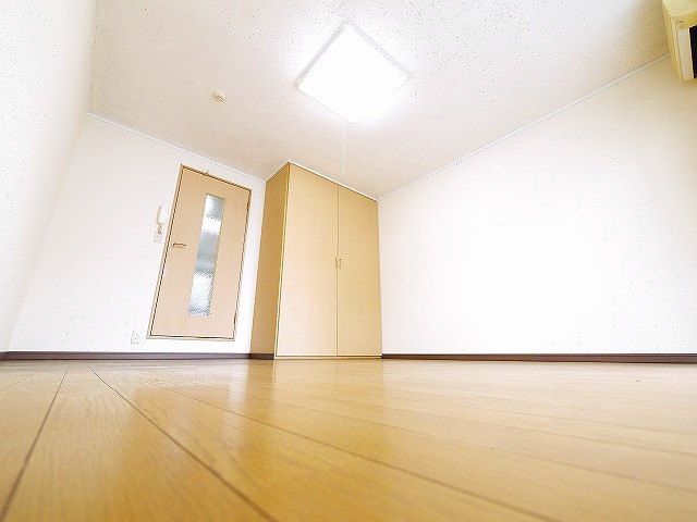 居室・リビング　ゆったり過ごせる居間です