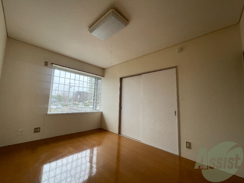 その他部屋・スペース　洋室も６帖ございます。寝室としてご利用できます。