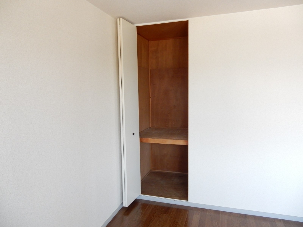 収納　リビング物入れ