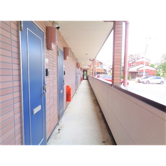 エントランス　共用廊下