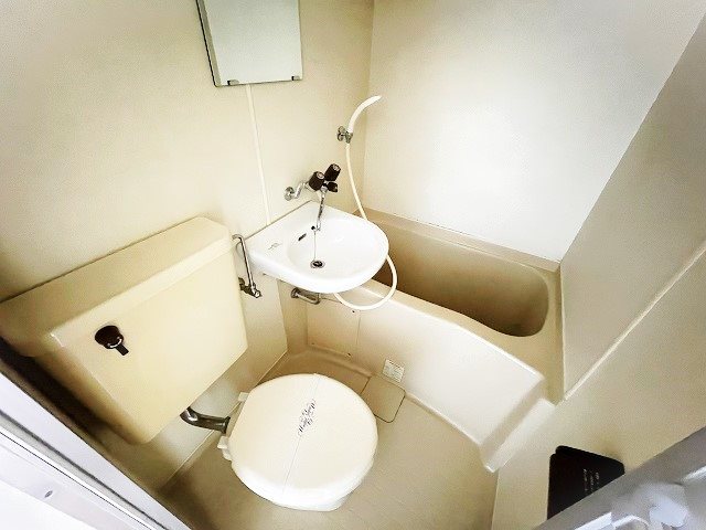 バス・シャワールーム　同マンション別部屋