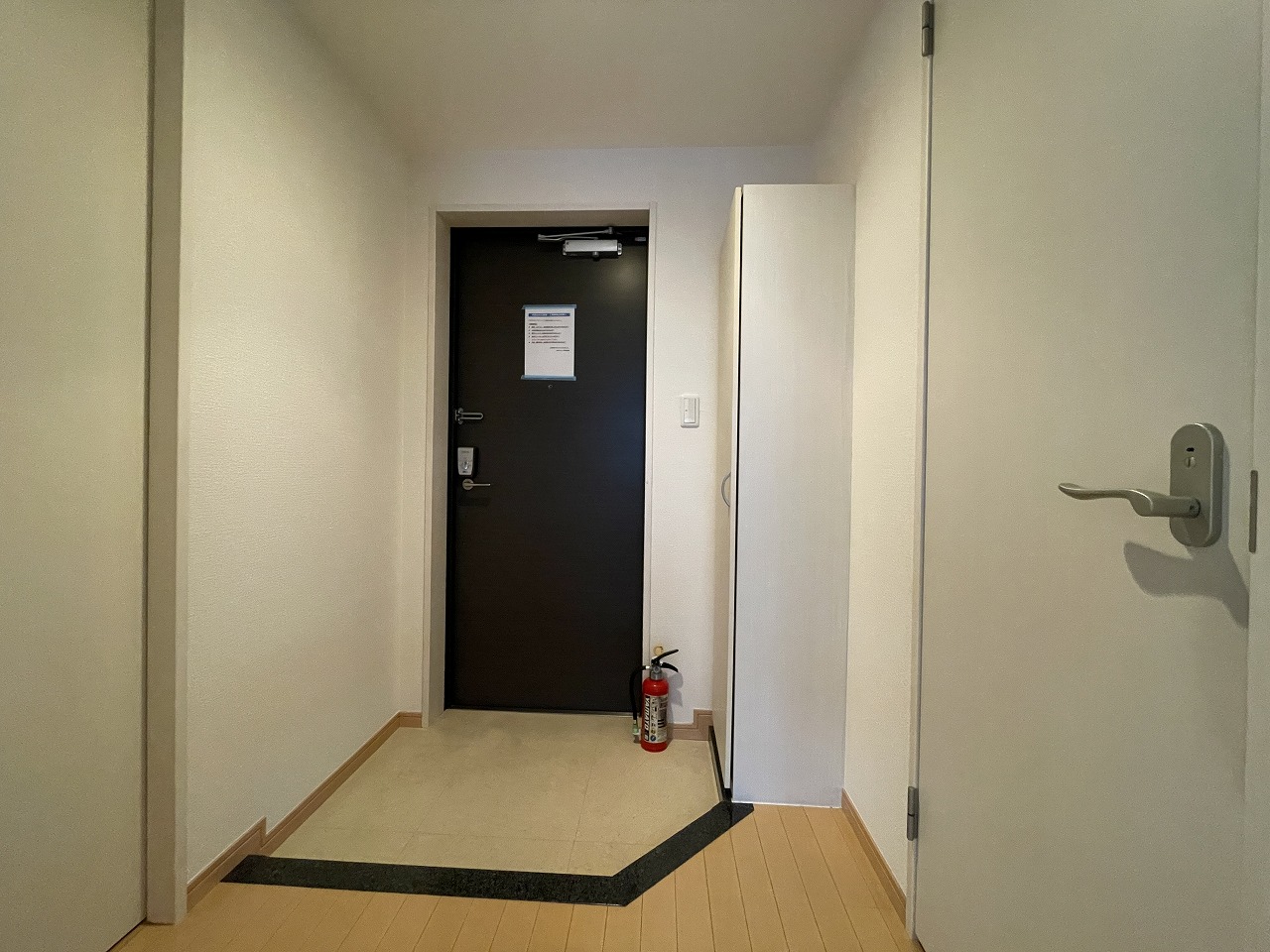 玄関　他室参考