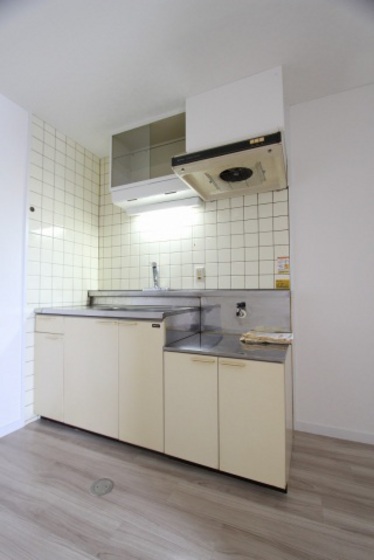 キッチン　※掲載写真は同マンション別部屋参考写真となります。