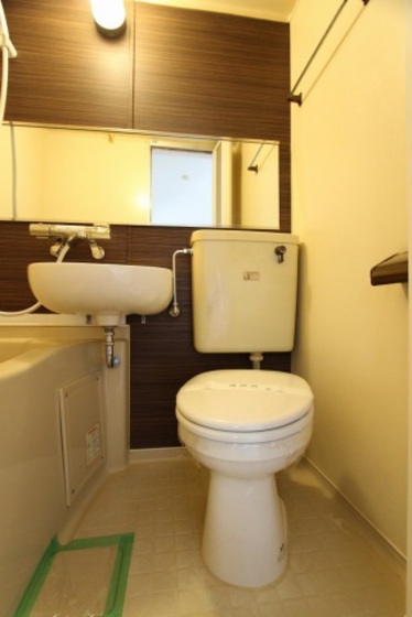 洗面設備　※掲載写真は同マンション別部屋参考写真となります。