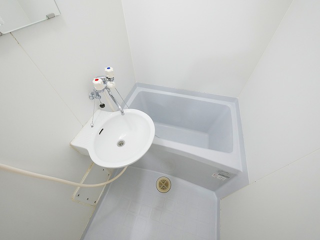 バス・シャワールーム　ゆったり過ごせるお風呂です