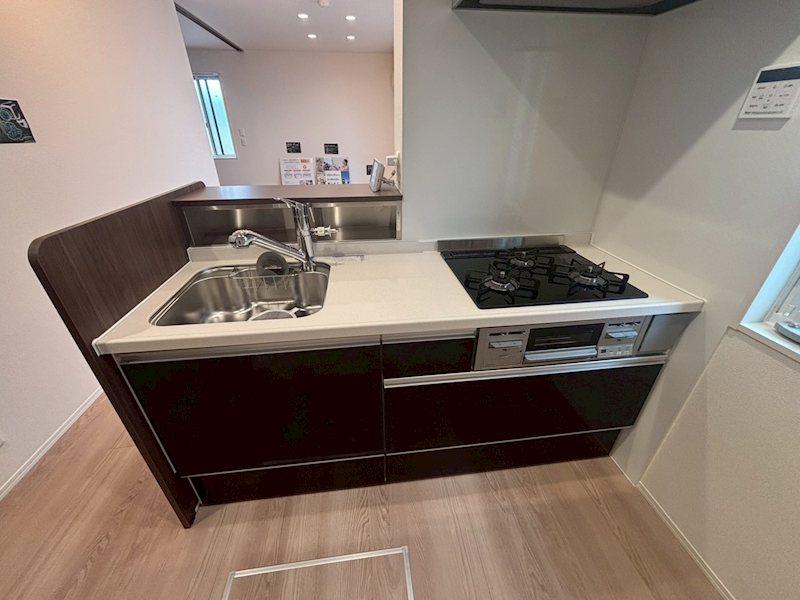 キッチン　※写真は102号室です。