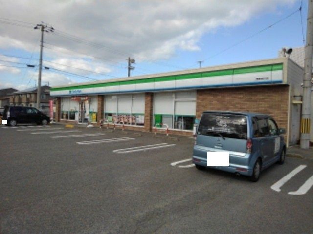 コンビニ　ファミリーマート西条古川店様（コンビニ）まで1300m