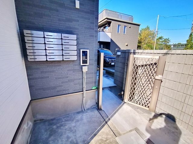 エントランス　オートロック完備