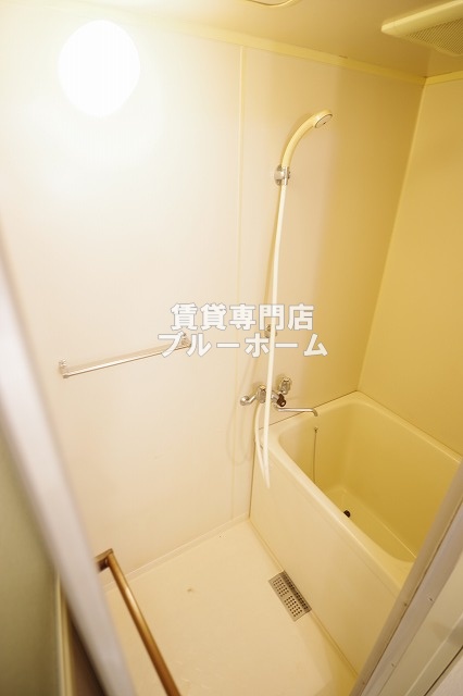 バス・シャワールーム　ピカピカのお風呂！