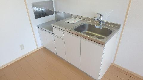 キッチン　蛇口がシャワー付でお掃除も楽々♪（イメージ）