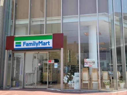 コンビニ　ファミリーマート ベルアンサンブル/S店（コンビニ）まで477m