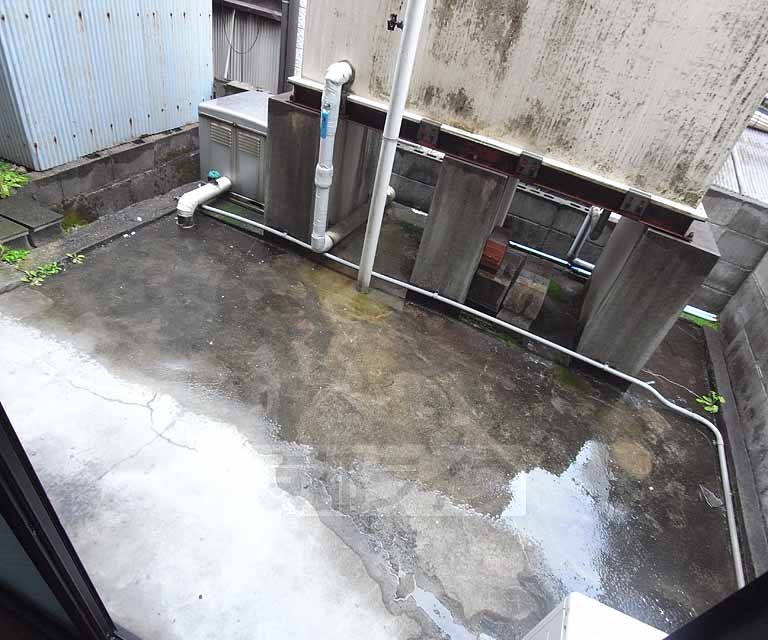 バルコニー　１階部分のみ庭になっています。