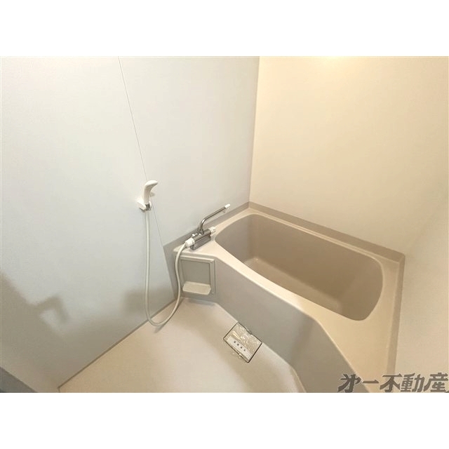 バス・シャワールーム　バスルーム