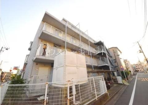 建物外観　南向き４階建てのマンションです