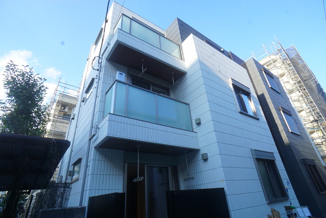 建物外観　防犯が気になる方におすすめのオートロック付です！