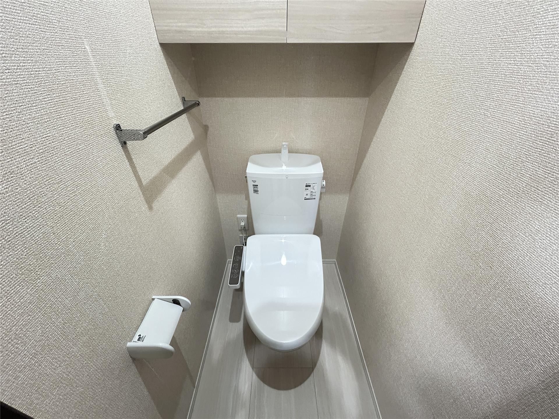 トイレ　温水洗浄暖房便座付トイレ