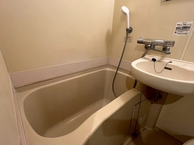 バス・シャワールーム　※別のお部屋の写真です。