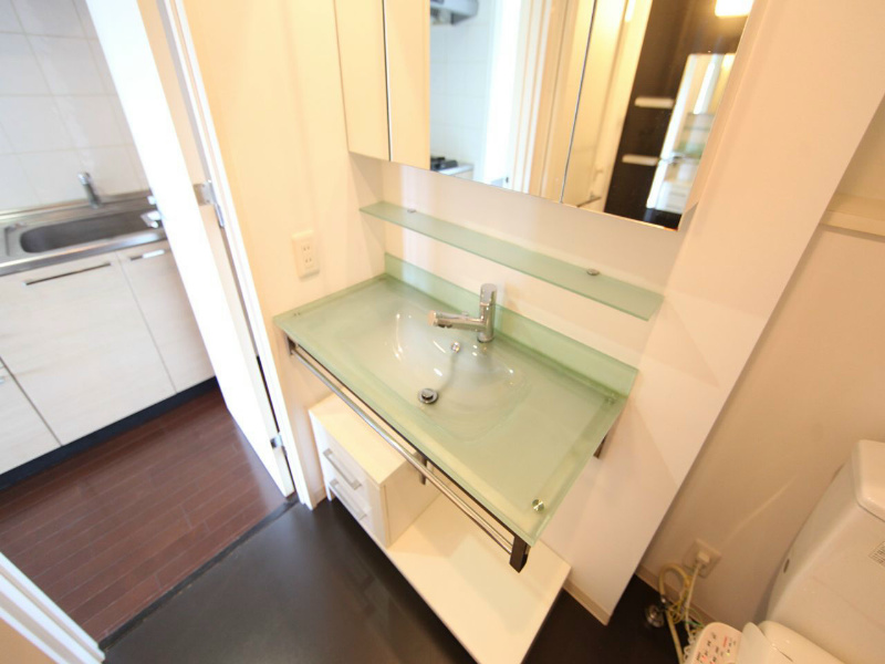 洗面設備　脱衣所　独立洗面台（シャンプードレッサー付）