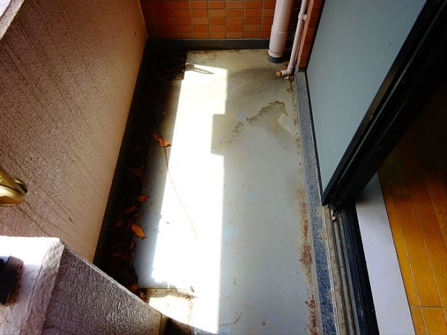 バルコニー　洗濯機置き場