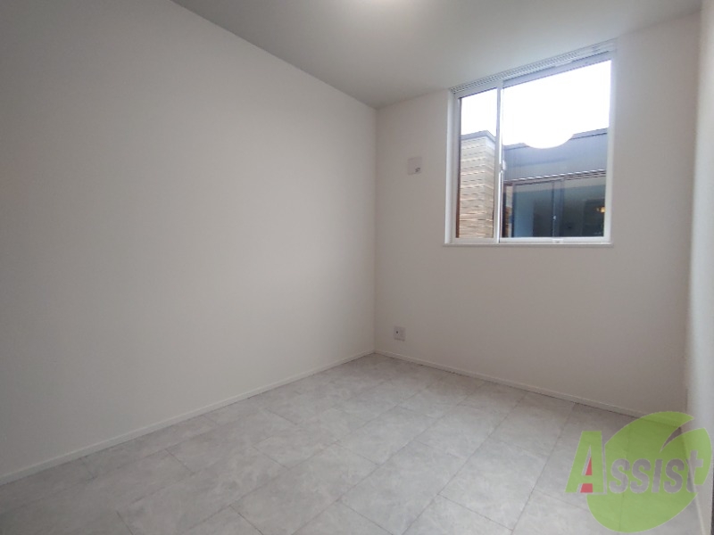 その他部屋・スペース　よく陽が差す、明るい室内で快適にお過ごしいただけます。