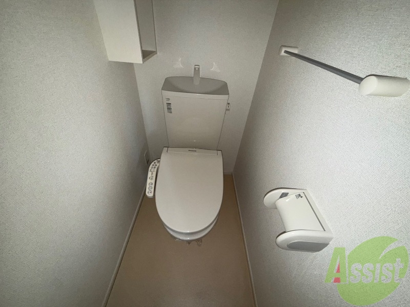 トイレ　トイレはウォシュレット付きです。シャワートイレは嬉しいですね