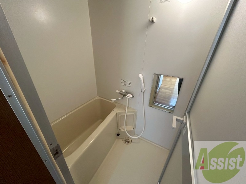 バス・シャワールーム　疲れを癒すには湯船でゆっくりするのが良いですよ。