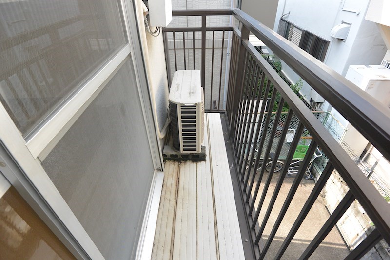 バルコニー　テラス