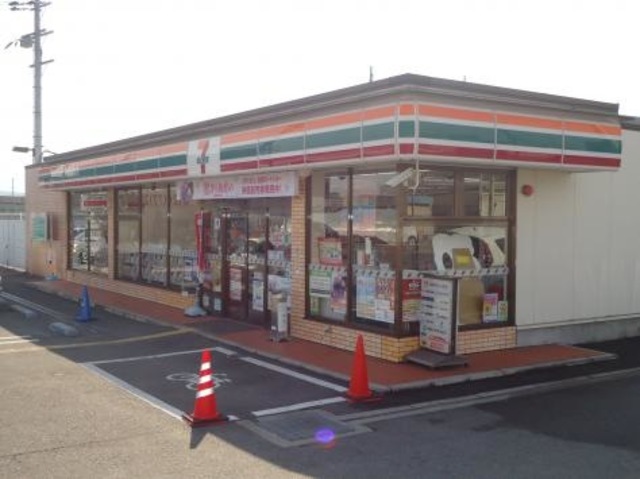 コンビニ　セブンイレブン和泉小田町店（コンビニ）まで869m