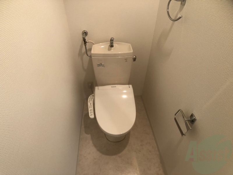 トイレ　ウォシュレット機能がついたトイレ。安心して使用できますね。