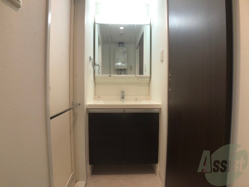 洗面設備　お洒落な独立洗面化粧台になっておりました！