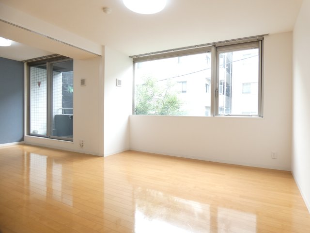 居室・リビング　内観1