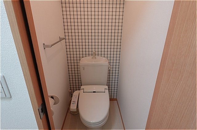 トイレ　温水洗浄暖房便座のトイレ