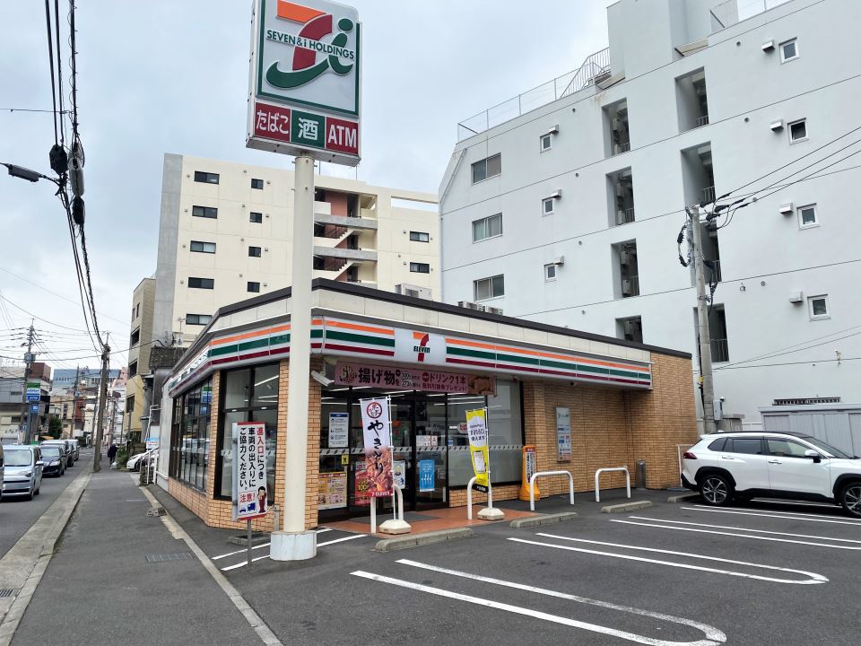 コンビニ　セブンイレブン鹿児島共研公園東店（コンビニ）まで30m