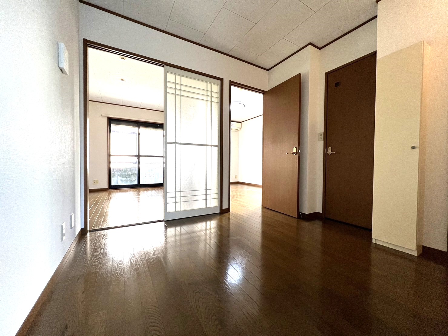 居室・リビング　明るく広さを感じるDKです。